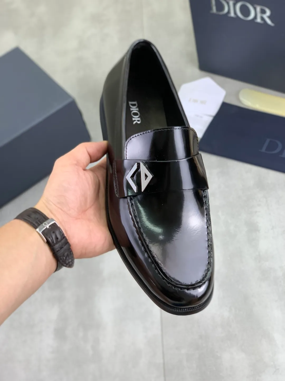 Men's men's shoes 💰P560 new style 💰high version 💎💎💎Dior original version! Top Italian purchasing agent! Men's business casual leather shoes, original imported open-edge beaded calfskin upper, ultimate texture, gentlemanly style, imported water-dyed cowhide inside, top-quality original Italian rubber outsole, first-class workmanship, top quality! Size: 39-44 (45 customized) 4️⃣ colors available